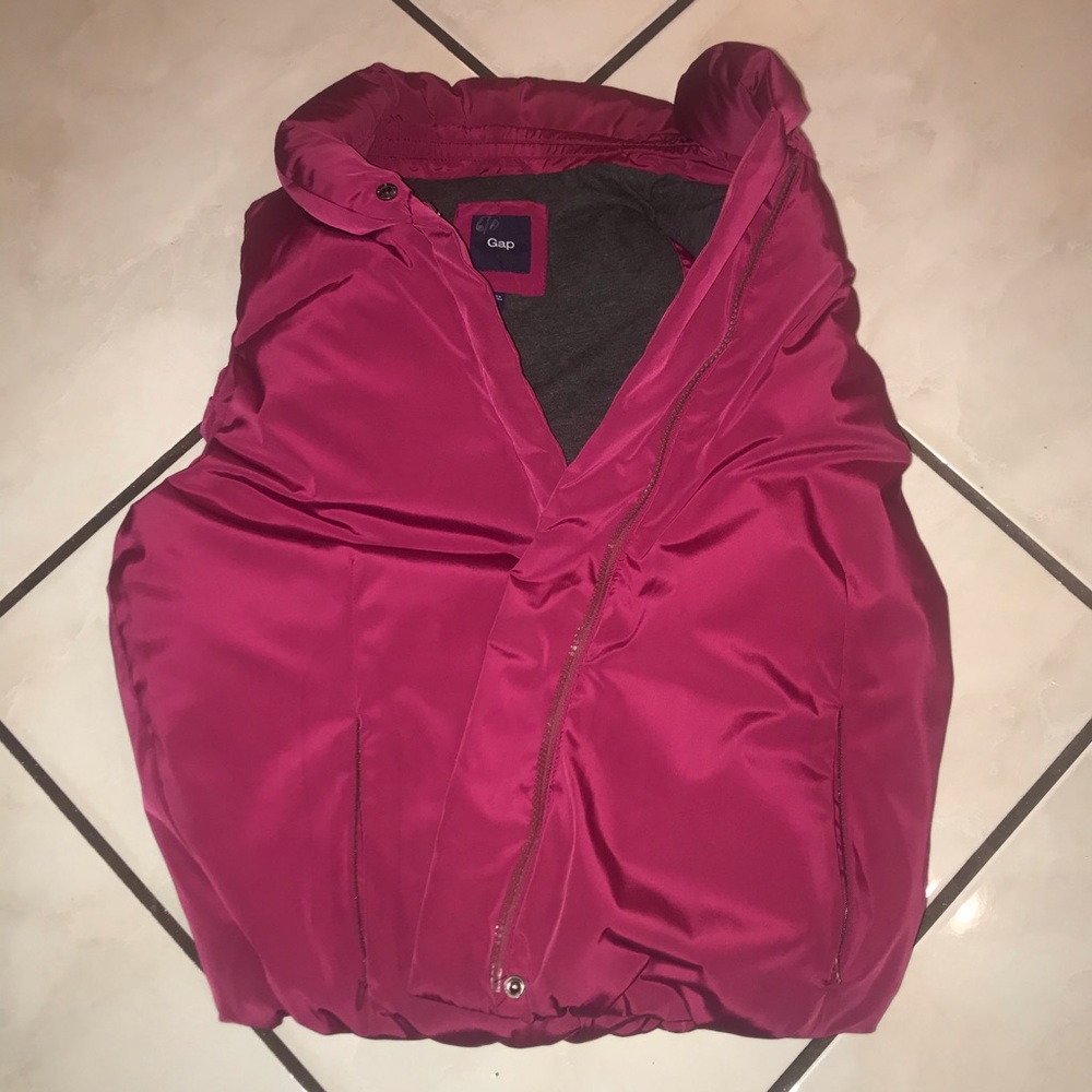 ❄️Gap Burgundy zippered vest Fleece lining